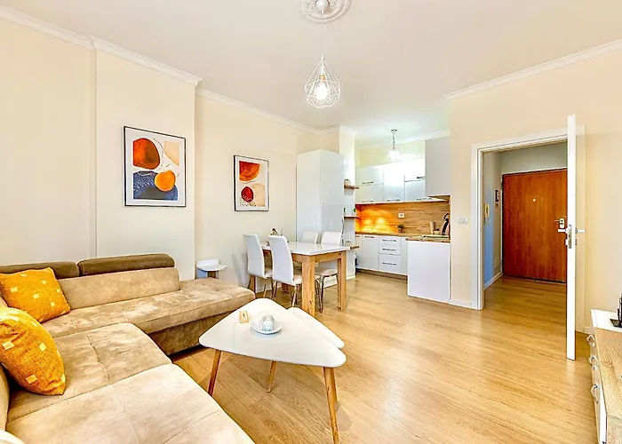 Peaceful Condo In City Center