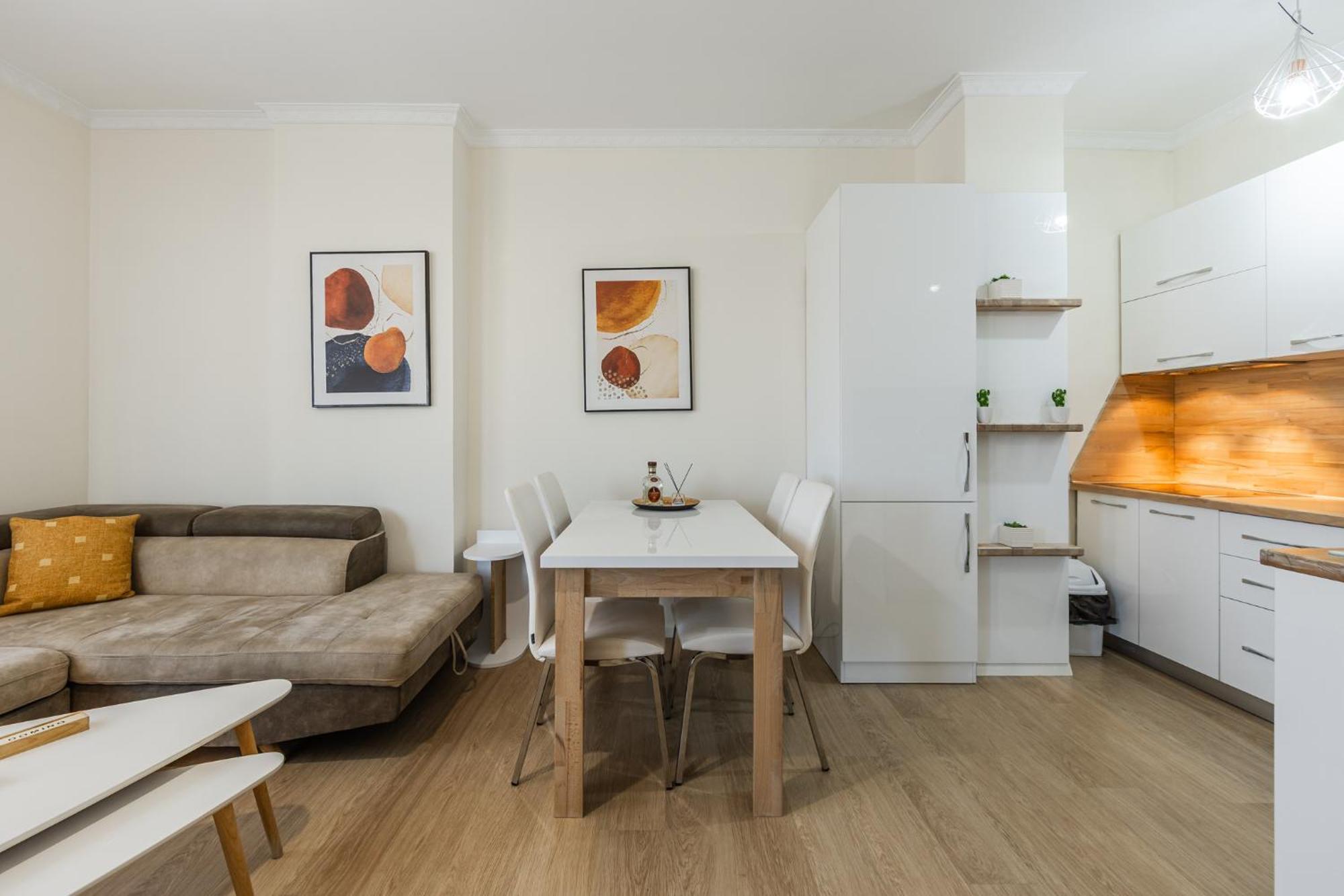 Peaceful In Center Apartment Durres